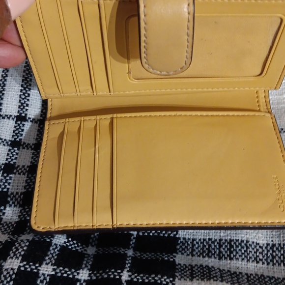 Coach - Picture 6 of 7